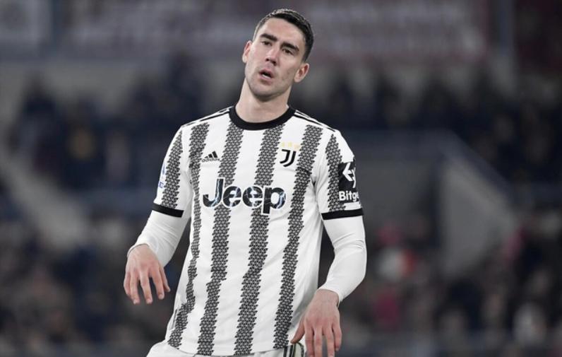 意甲顶薪射手弗拉霍维奇或离队：曼联、切尔西、拜仁竞相追逐