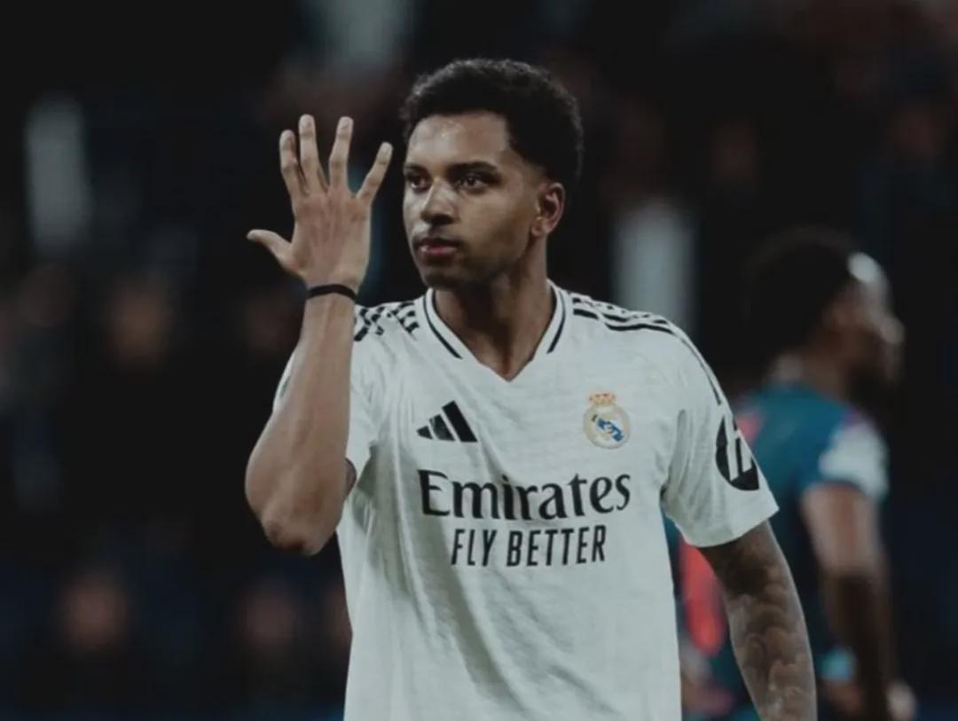 C罗暂不退役，罗德里戈留队皇马，足坛转会动态一览