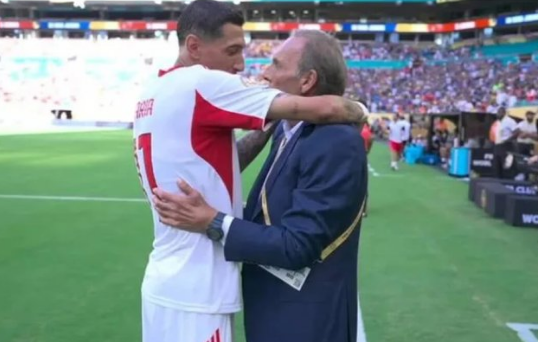 迪马利亚深情悼念鲁索：恩师永存心间，足球界哀悼传奇