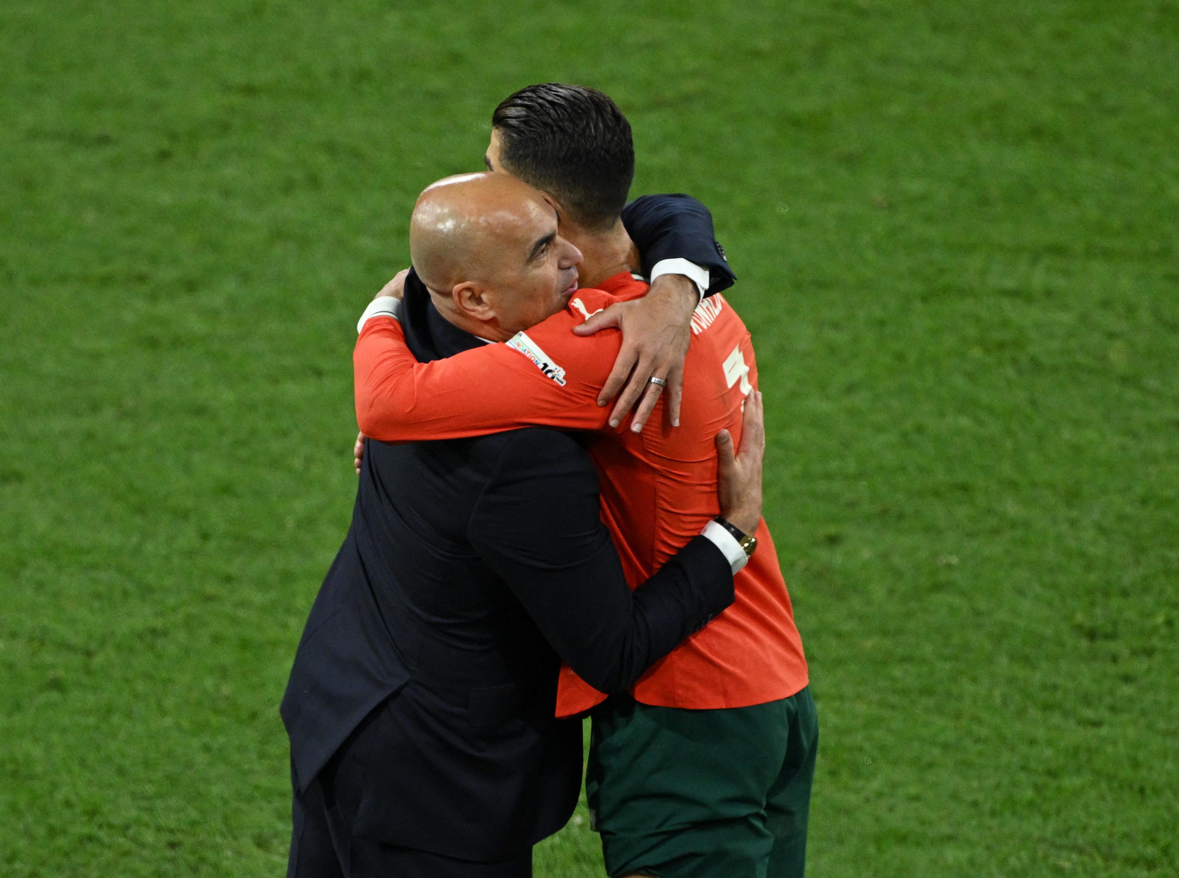 葡萄牙主帅盛赞：C罗20年如一日，对胜利的渴望从未减退