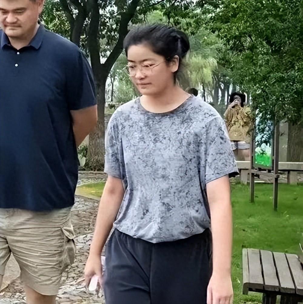 姚明携全家太湖游，丈母娘成家族最萌身高差亮点