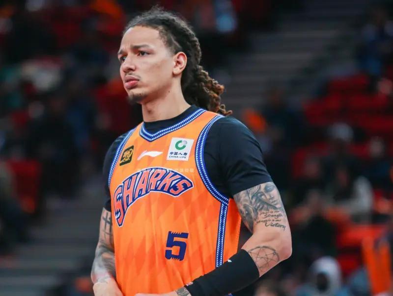 DJ威尔逊加盟吉林队：防守稳健但进攻受限，能否成赛季惊喜？