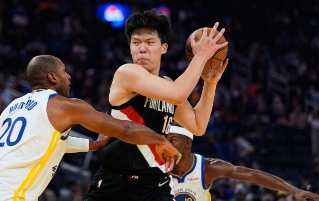杨瀚森NBA首秀：对抗强度升级，吹罚尺度待适应