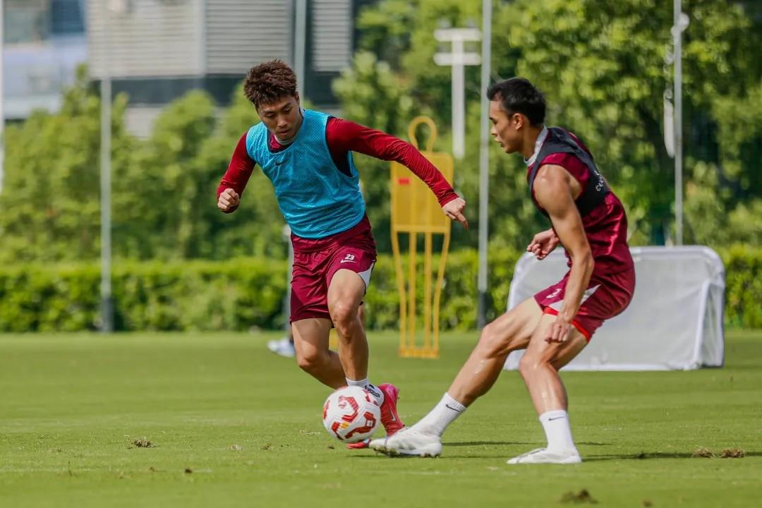 上海海港中秋不停训，备战教学赛冲刺中超榜首