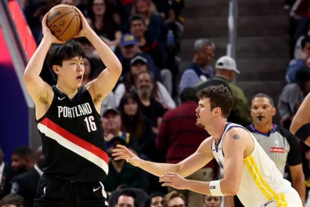 开拓者主帅比卢普斯点评杨瀚森NBA首秀：4分4篮板6犯的成长之路