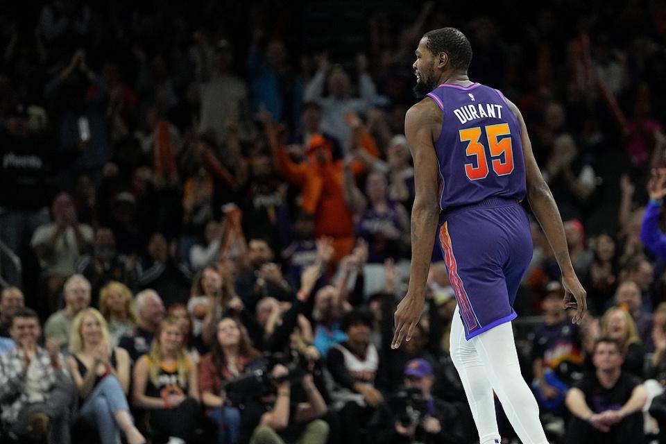 NBA历史得分榜：詹姆斯稳居榜首，杜兰特哈登谁能挑战纪录？