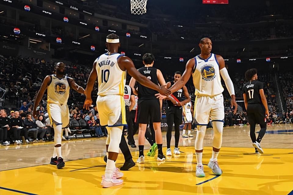 勇士内线老将霍福德：两场季前赛表现大起大落，状态成疑？