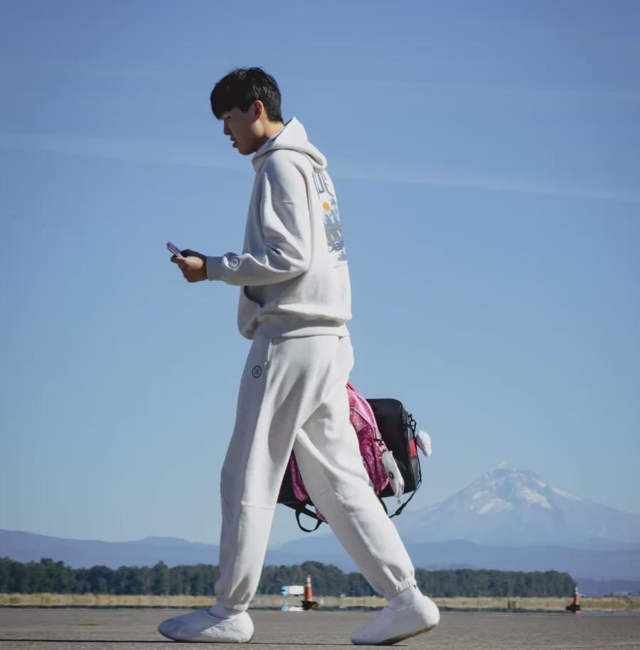 杨瀚森NBA季前赛首秀：4分4板6犯离场，未来可期