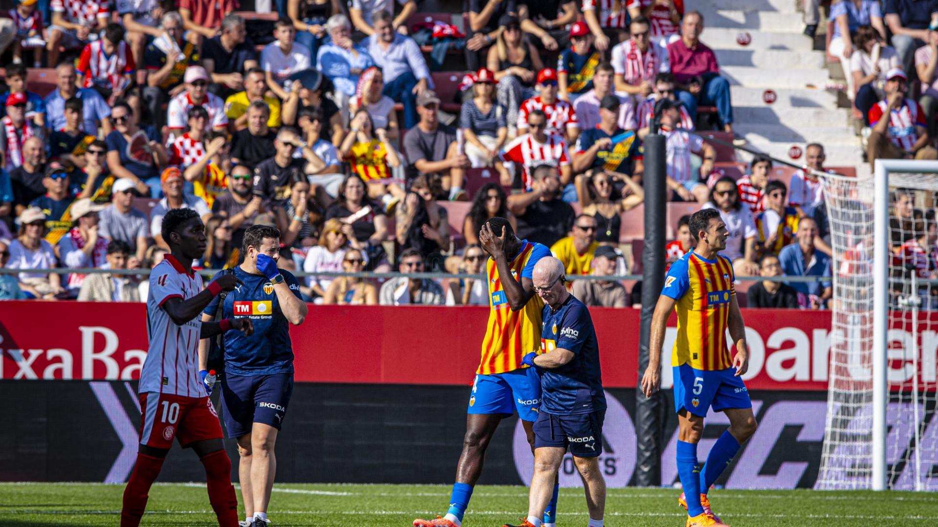 瓦伦西亚官方确认：迪亚卡比右腿腘绳肌受伤需治疗