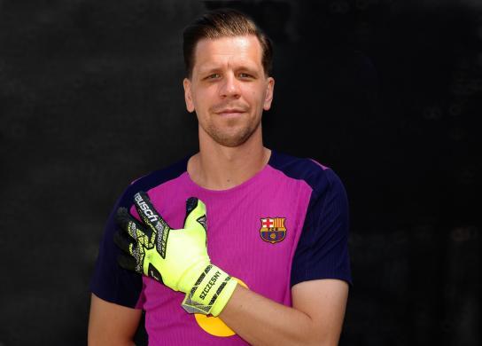 什琴斯尼：巴萨冒险风格无需变，基础改进是关键