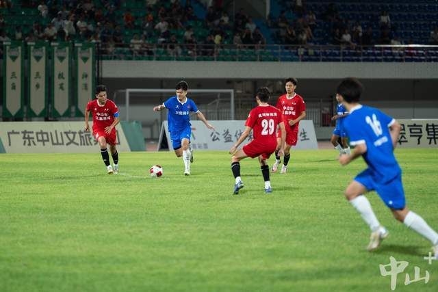 中山镇超足球赛：从草根自娱到全民热捧的蜕变