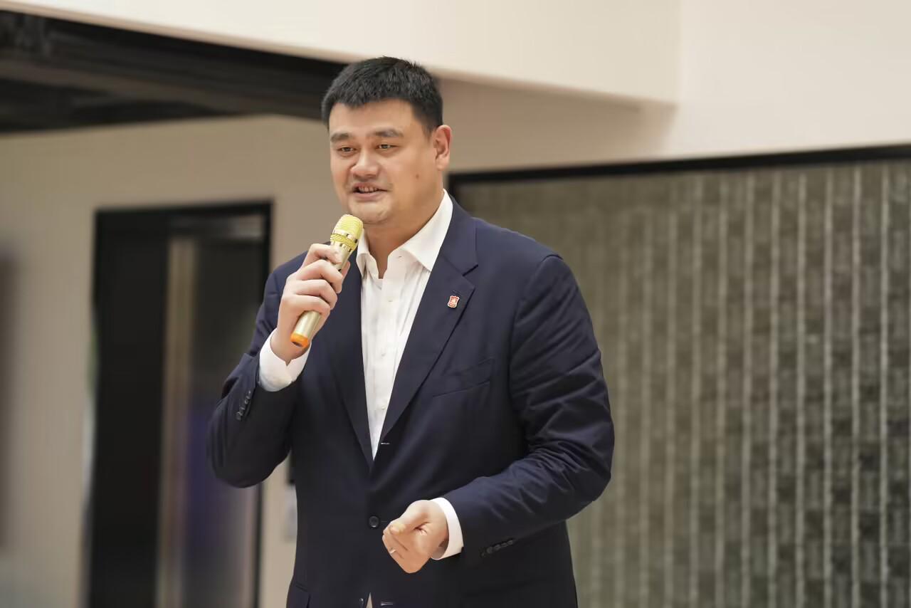 姚明评中国男篮亚洲杯：预料进决赛，意外险胜卫冕冠军