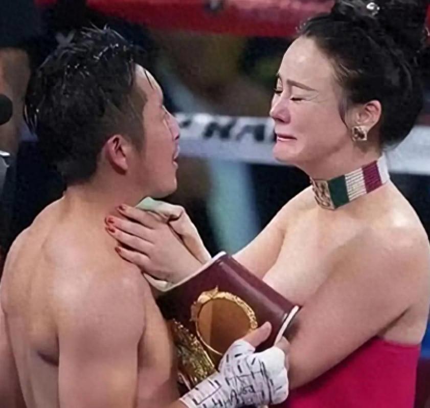 拳王邹市明：创业7年赔掉2亿，中年负债累累，又被妻子撕下"体面"