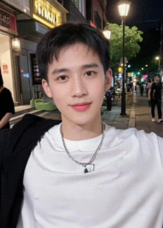 17岁初三学生宁宇华去世，长得很帅是体育生，妈妈透露原因太可惜