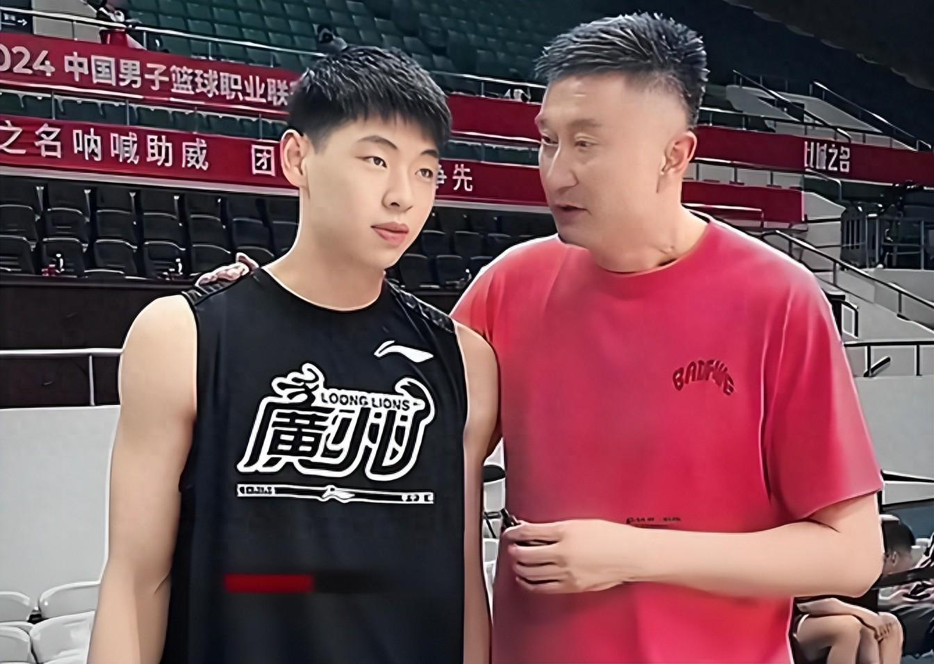 广东男篮3大强援就位！杜锋率最强阵容冲冠，辽京鲁需警惕