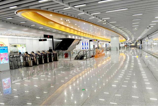 广州地铁11号线广州东站站正式开通，助力大湾区交通升级