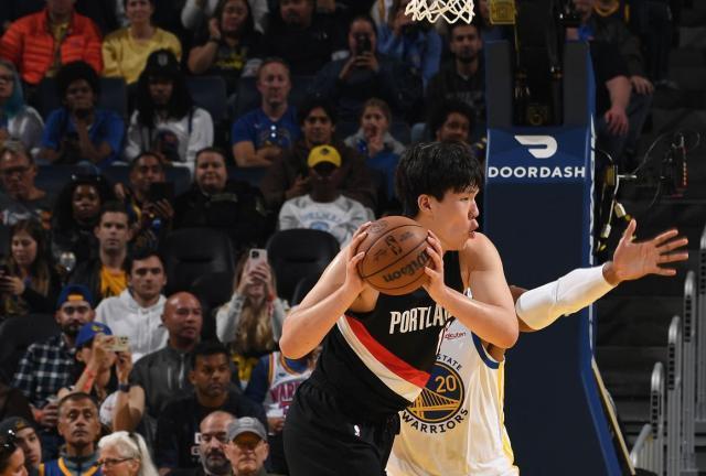 队记分析杨瀚森短板：场上意识滞后难适应NBA快节奏