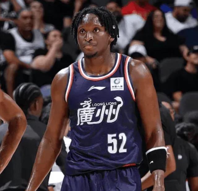 奥拉迪波季前赛爆发！能否重返NBA引发热议