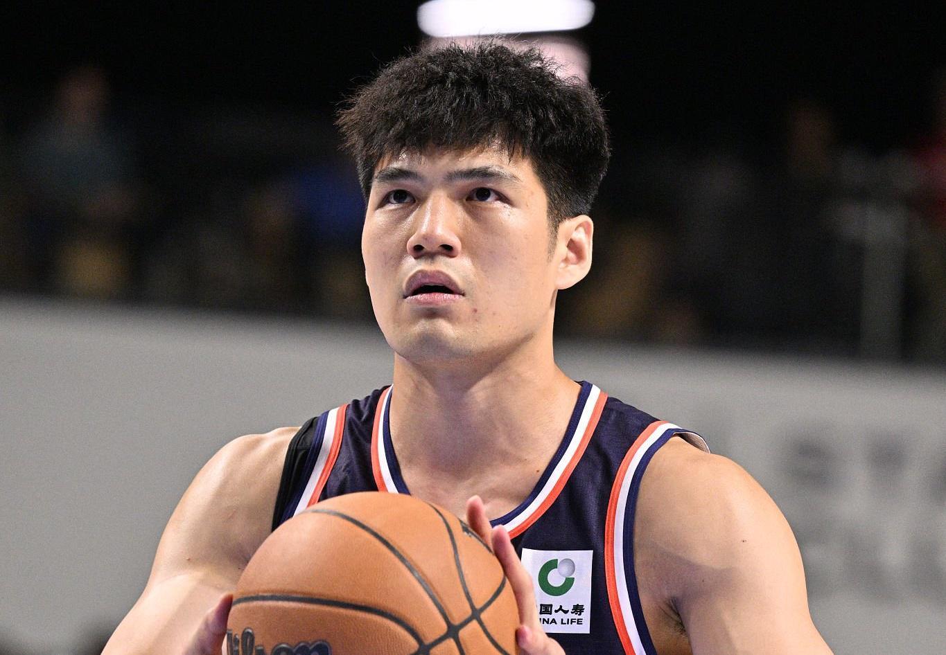 两战狂砍27+8！中国男篮26岁MVP陈国豪闪耀NBA季前赛