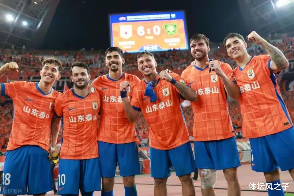 泰山队下赛季外援重组：马德鲁加留队，双后腰组合成焦点