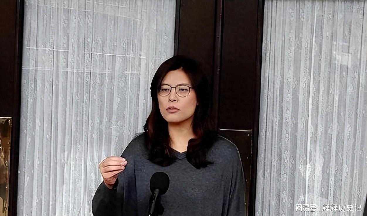 第四次大辩论落幕：张亚中稳健获认可，郑丽文冒险失分寸