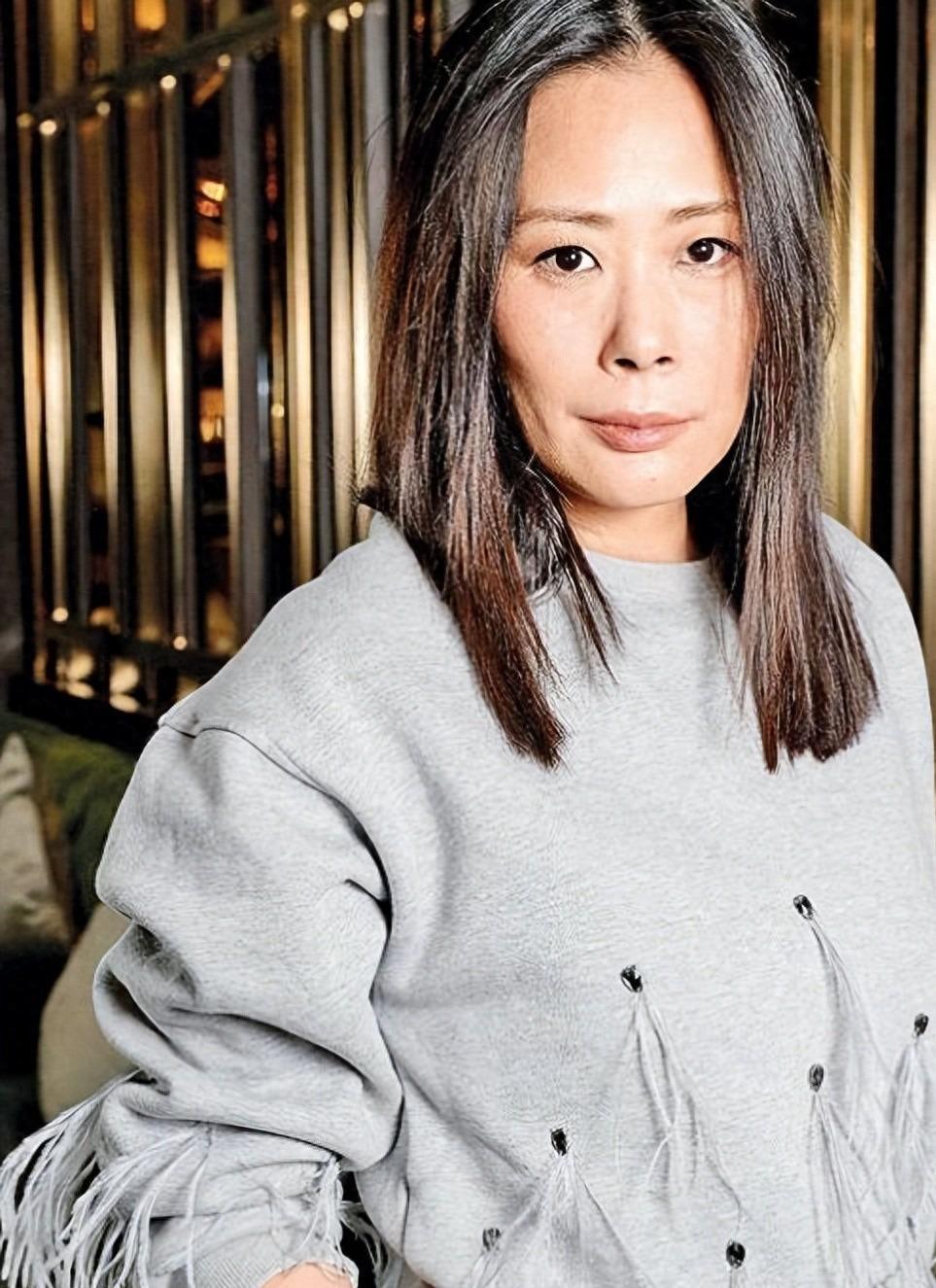 59岁关淑怡病危入ICU，曾为不丹活佛生子，言论争议致事业崩塌