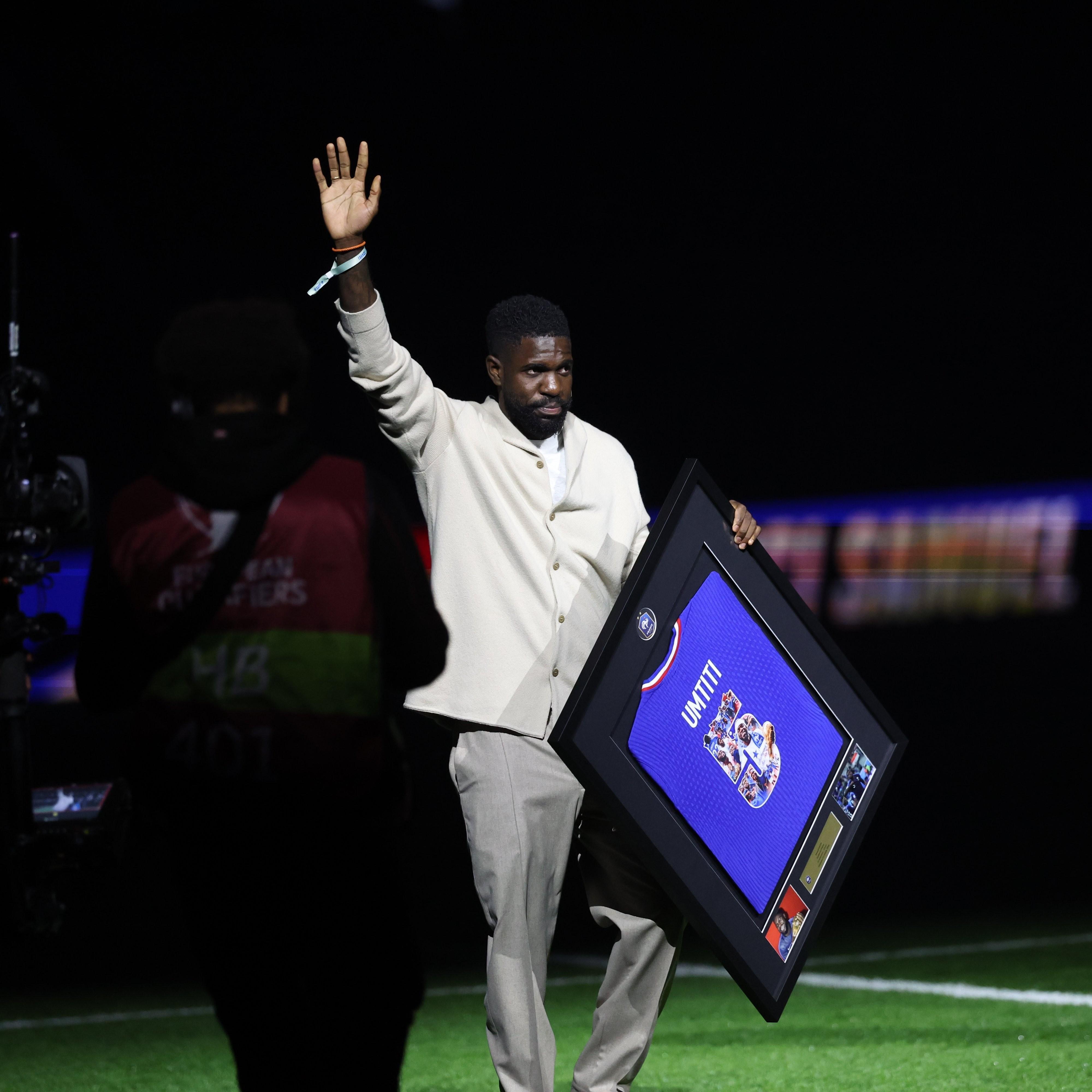 法国队温情送别退役功臣乌姆蒂蒂，世界杯英雄荣耀谢幕