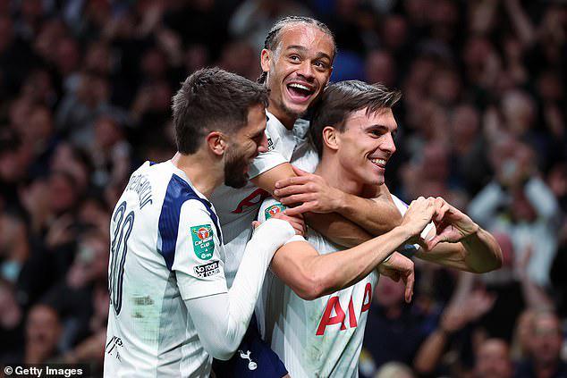 热刺获刘易斯家族1亿注资，未来将持续追加投资