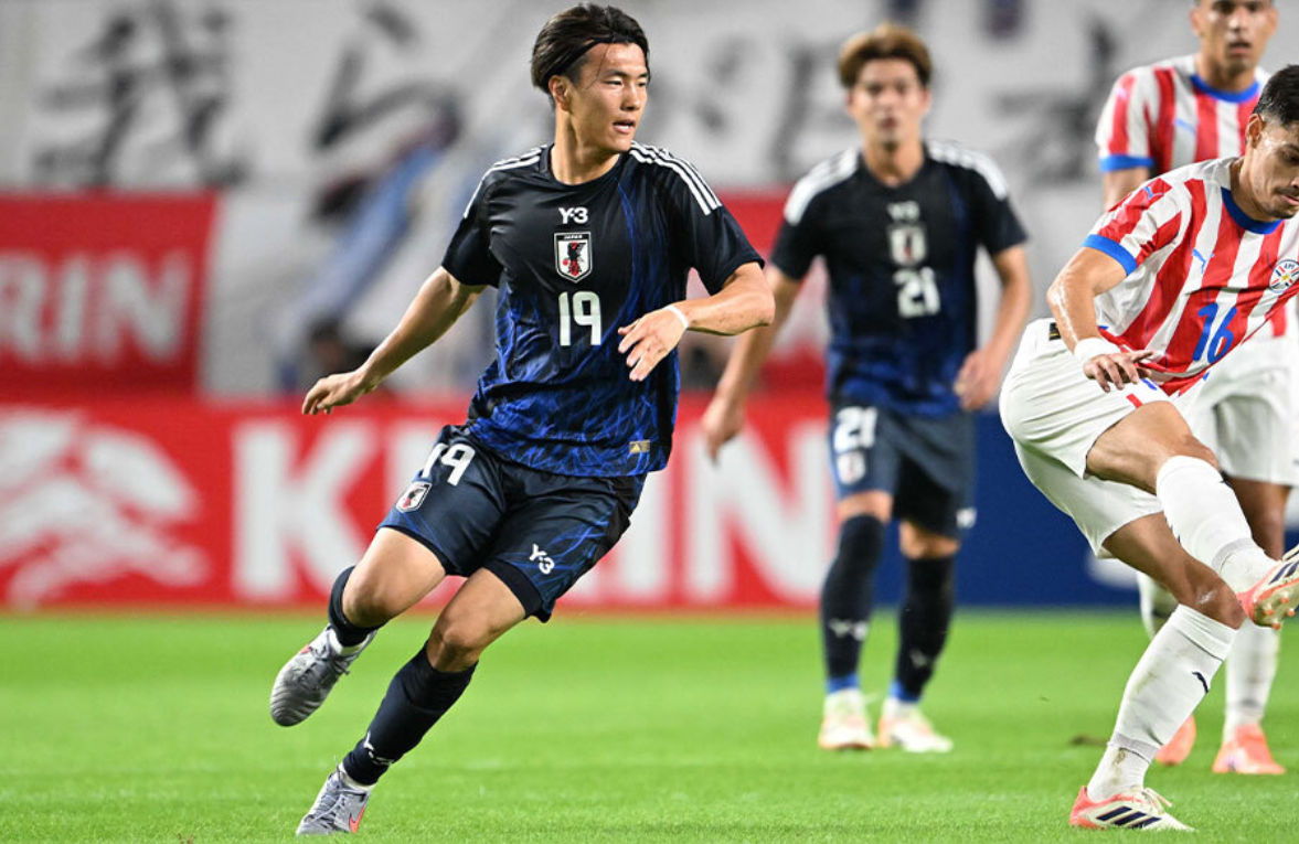 国际足坛激战夜：中国男足3-1逆转泰国，韩日双雄悲喜交加