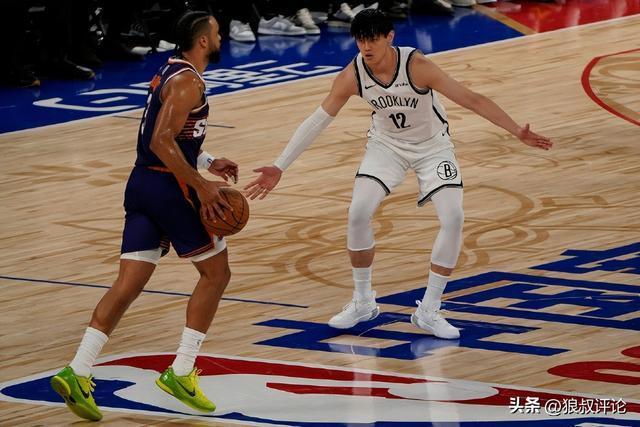 曾凡博NBA首秀0分引热议 媒体人直指篮网战术安排问题