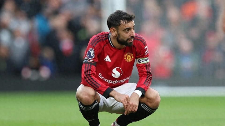 曼联中场大换血：B费或天价离队，2亿英镑重组核心阵容