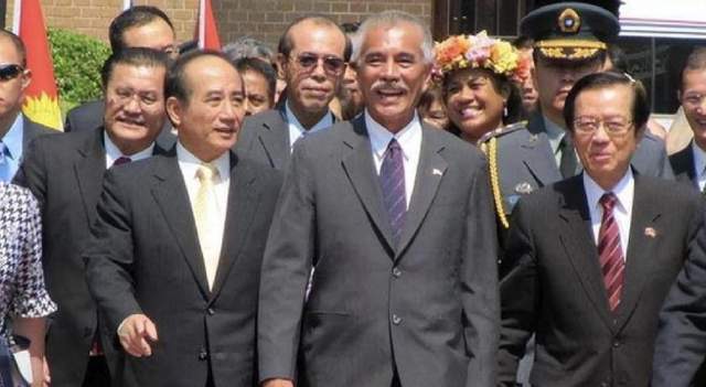 反华总统国家面临亡国，妄想向中国请求援助，最终结果是什么？