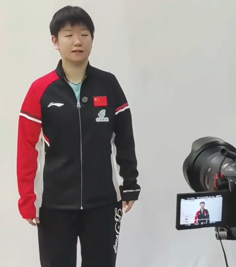 孙颖莎备战亚锦赛：与王曼昱王艺迪对练 积极应对印度湿热天气