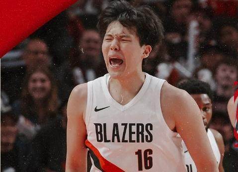 杨瀚森爆发！5分钟狂砍14分，波特兰球迷沸腾