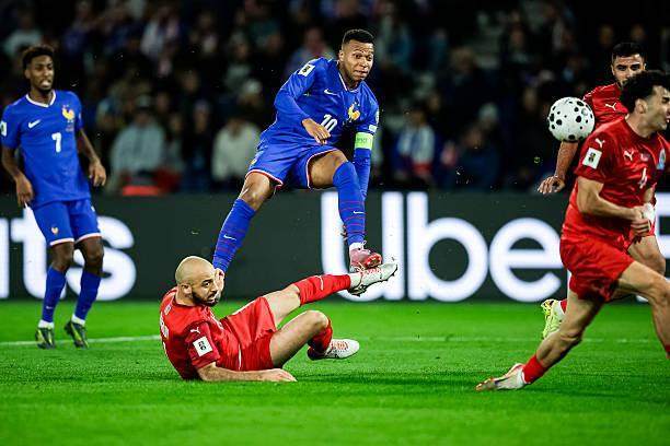 姆巴佩独力破局助法国3-0胜 伤退引发德尚担忧