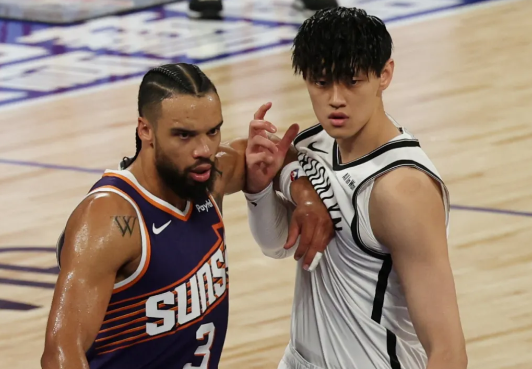 曾凡博NBA中国赛首秀仅10分钟无球权，篮网战术安排引争议