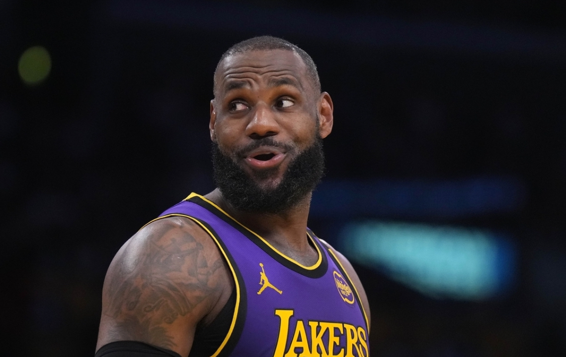 A史密斯：湖人季后赛才是关键，无詹姆斯难取胜