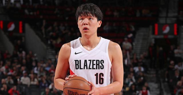 杨瀚森16+4+3+1创季前赛新高 开拓者1分险胜国王