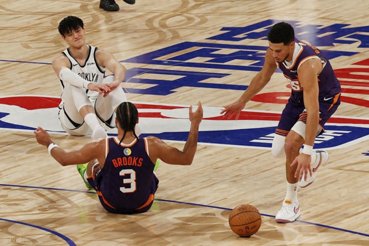 曾凡博NBA首秀0分引争议，中国球迷质疑其能力，姚明鼓励仍存
