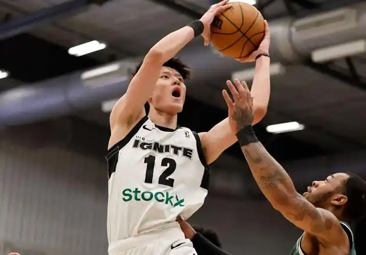 曾凡博双向合同难获：需向河村勇辉学习NBA生存之道