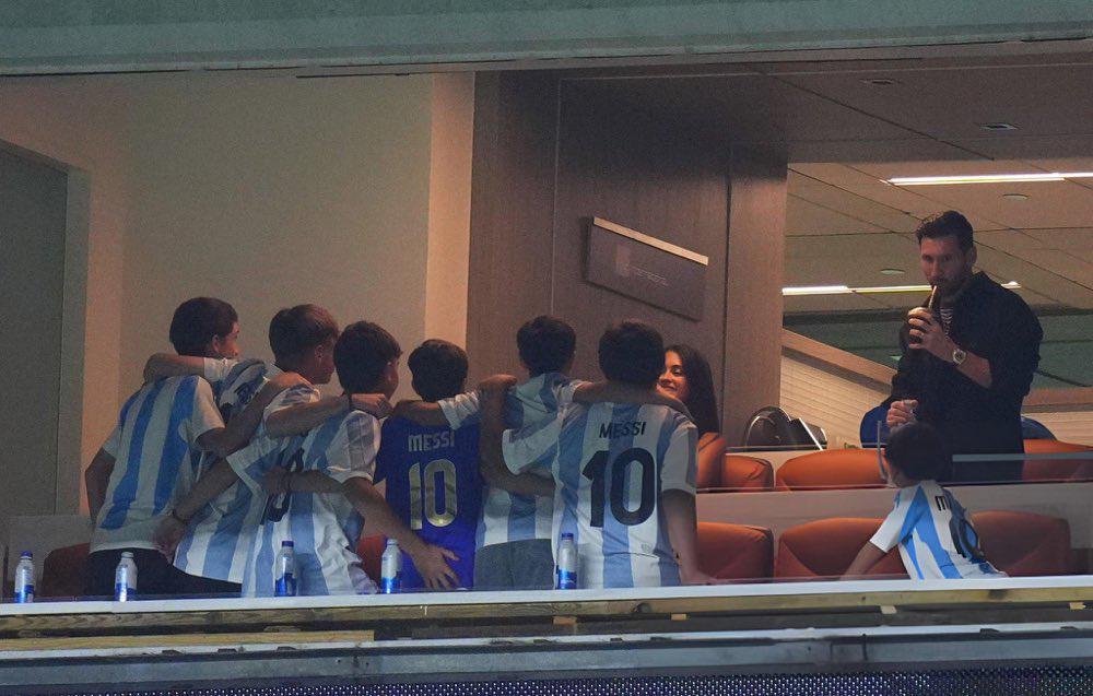 梅西携家人现身迈阿密主场 观战阿根廷1-0胜委内瑞拉