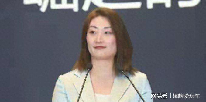 宗馥莉二次辞职引热议，亲叔叔宗泽后犀利点评
