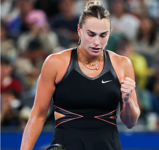 萨巴伦卡武网20连胜遭终结 佩古拉逆转晋级决赛