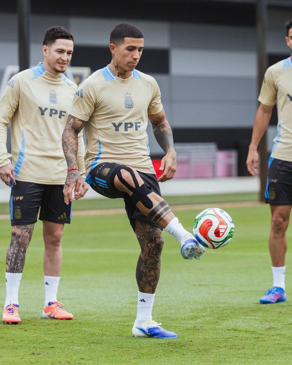 阿根廷足协确认：恩佐因右膝滑膜炎退出国家队巡回赛