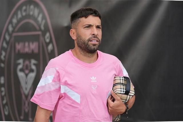 阿尔瓦宣布退役：深思熟虑后的职业选择