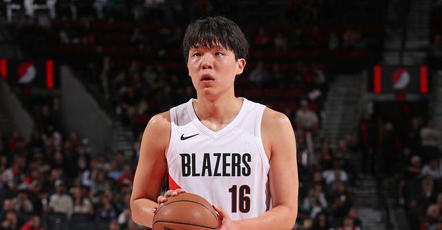 比卢普斯盛赞杨瀚森：篮下保护与防守站位表现突出