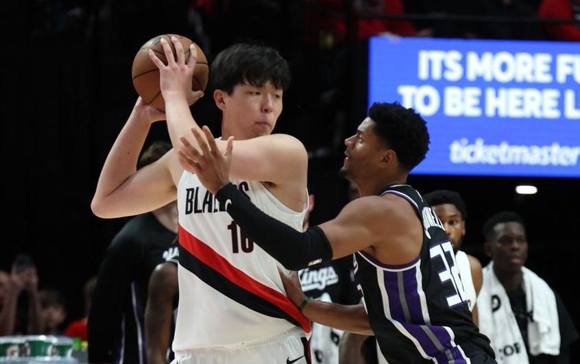 杨瀚森6分钟狂砍14分！波特兰球迷欢呼：约基奇已在阵中