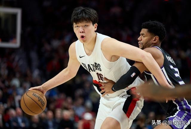 杨瀚森NBA季前赛爆发 致谢教练队友与球迷支持