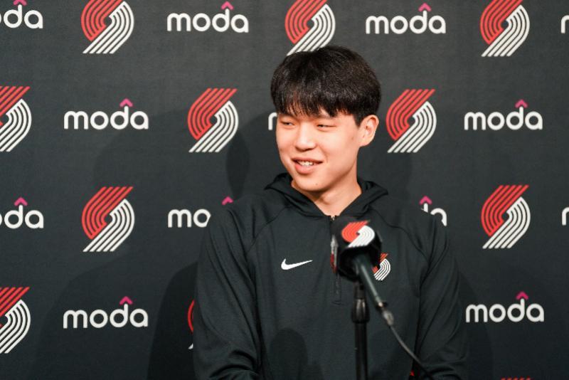 单节5中5！杨瀚森NBA季前赛次战狂砍16分率队险胜