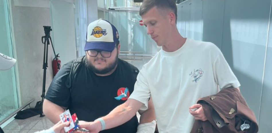 世体确认：奥尔莫回归巴萨，确定无缘皇马国家德比